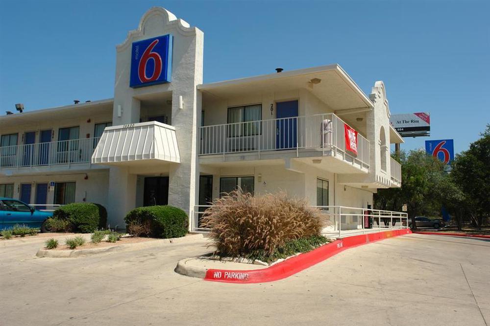 Motel 6 San Antonio, Tx Six Flags Fiesta Tx - La Cantera Area Bagian luar foto